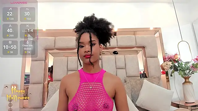 Snapshot of karolebonyy chatting on 5, 11, 2025 karolebonyy online show from 5, 11, 2025