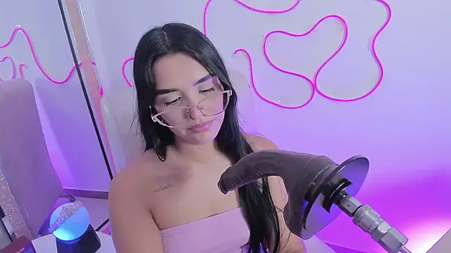 laana foxx online show from 23, 2, 2026