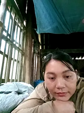 Snapshot of giahan-00 chatting on 24, 10, 2025 giahan-00 online show from 24, 10, 2025