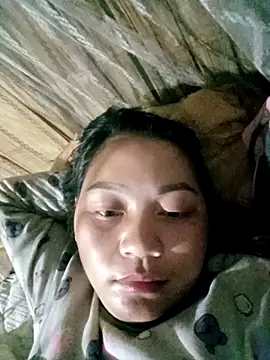 Snapshot of giahan-00 chatting on 2, 12, 2025 giahan-00 online show from 2, 12, 2025