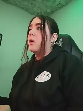 mirandahvelez online show from 22, 10, 2025