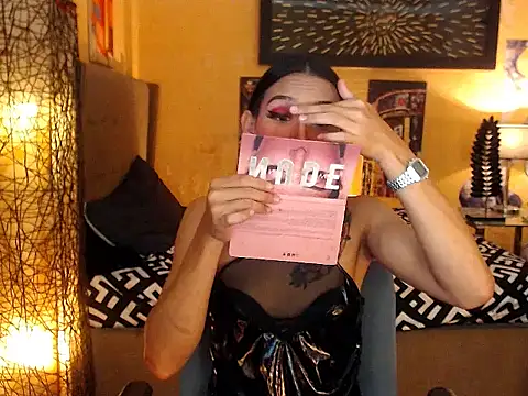 ElegantKellyUncutTS online show from 31, 10, 2025