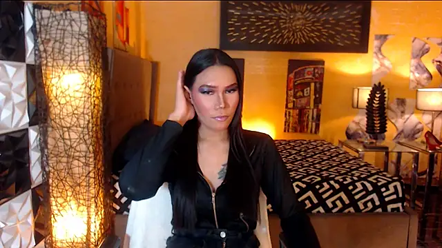 ElegantKellyUncutTS online show from 24, 11, 2025