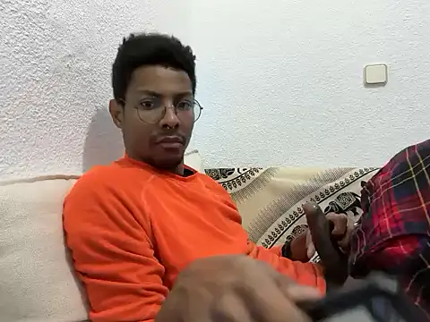 Snapshot of Albert_Madrid chatting on 28, 11, 2025 Albert Madrid online show from 28, 11, 2025