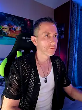 Snapshot of Gamerinleather chatting on 28, 10, 2025 Gamerinleather online show from 28, 10, 2025