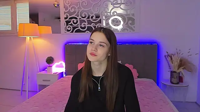 LuisaClover online show from 7, 1, 2026