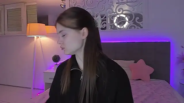 LuisaClover online show from 24, 4, 2026