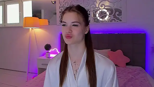 LuisaClover online show from 28, 4, 2026