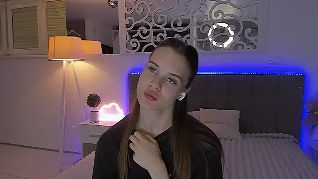 LuisaClover online show from 27, 7, 2026
