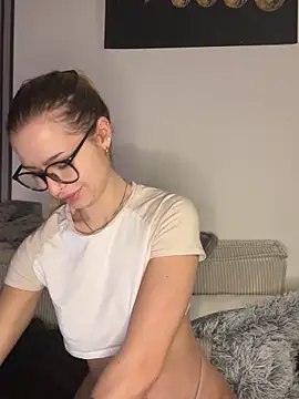 AlyssaSchwarz online show from 1, 12, 2025