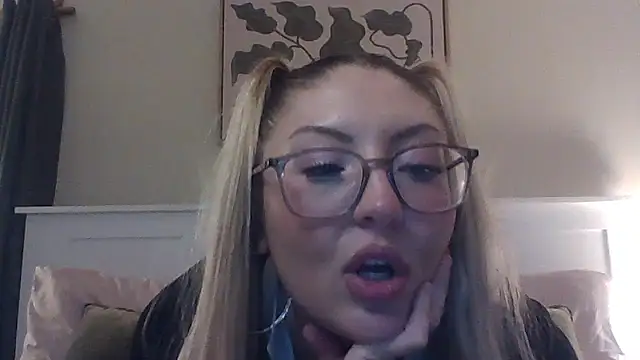 Snapshot of assstrogirl chatting on 9, 11, 2025 assstrogirl online show from 9, 11, 2025