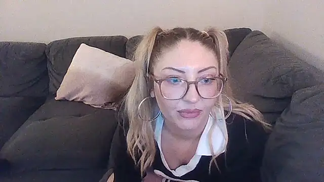 Snapshot of assstrogirl chatting on 9, 11, 2025 assstrogirl online show from 9, 11, 2025