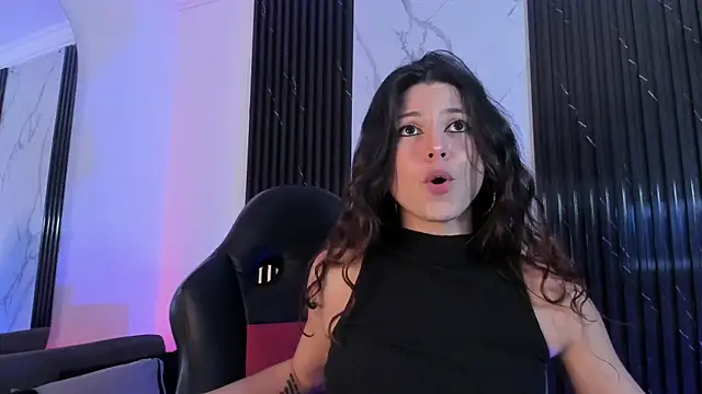 LolaMustaine  online show from 7, 11, 2025