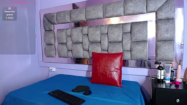 Snapshot of Gigi_Scott_ chatting on 25, 10, 2025 Gigi Scott online show from 25, 10, 2025