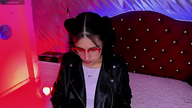 Roxanne Han online show from 24, 4, 2026