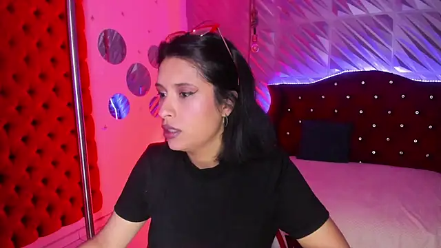 Roxanne Han online show from 27, 7, 2026