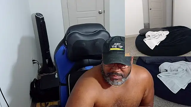 Snapshot of SplendaDaddy50 chatting on 24, 10, 2025 SplendaDaddy50 online show from 24, 10, 2025