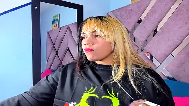 Snapshot of Faehlis_ chatting on 12, 11, 2025 Faehlis online show from 12, 11, 2025