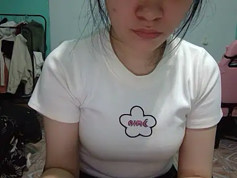 Snapshot of May2k2 chatting on 5, 11, 2025 May2k2 online show from 5, 11, 2025