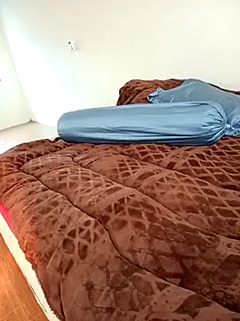 Cherry Le02 online show from 11, 11, 2025