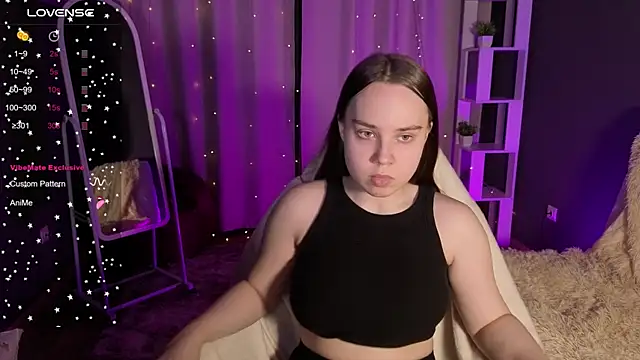 LunaDreeam online show from 8, 11, 2025