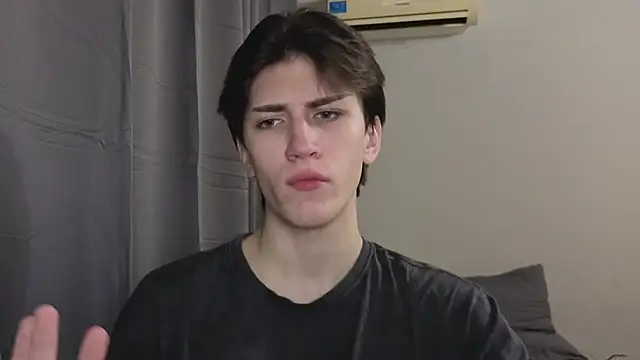 Oliver star boy  online show from 10, 11, 2025