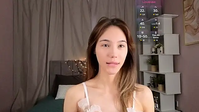Snapshot of LilCatalia chatting on 9, 5, 2026 LilCatalia online show from 9, 5, 2026