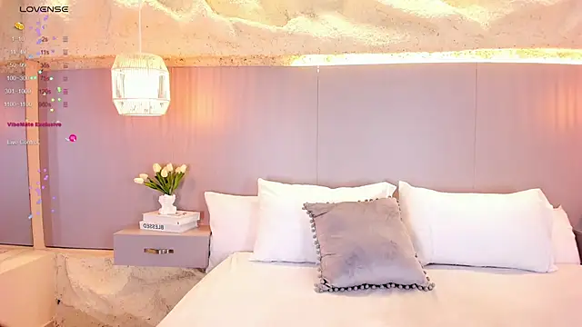 AmyColman  online show from 23, 4, 2026