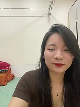 Snapshot of Bee_Yellow00 chatting on 9, 5, 2026 Bee Yellow00 online show from 9, 5, 2026