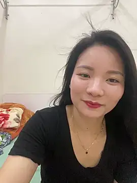 Snapshot of Bee_Yellow00 chatting on 18, 5, 2026 Bee Yellow00 online show from 18, 5, 2026