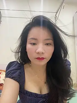 Snapshot of Bee_Yellow00 chatting on 19, 5, 2026 Bee Yellow00 online show from 19, 5, 2026