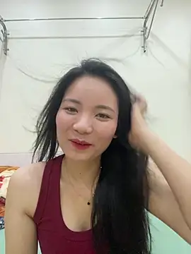 Snapshot of Bee_Yellow00 chatting on 20, 5, 2026 Bee Yellow00 online show from 20, 5, 2026