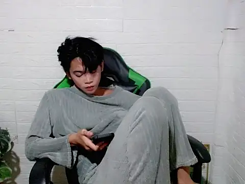 AsianCuteGuy21 online show from 5, 4, 2026