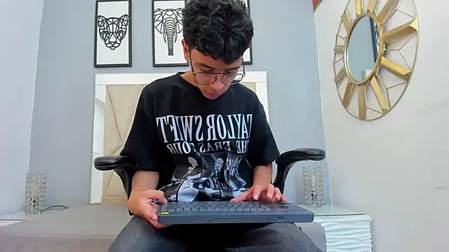 adams bobby online show from 22, 4, 2026