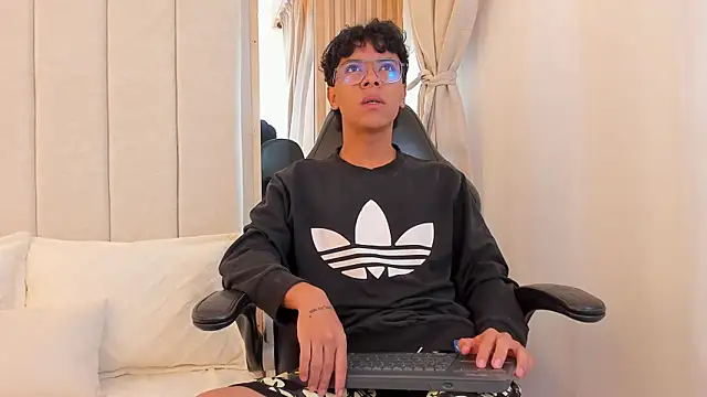 adams bobby online show from 26, 7, 2026