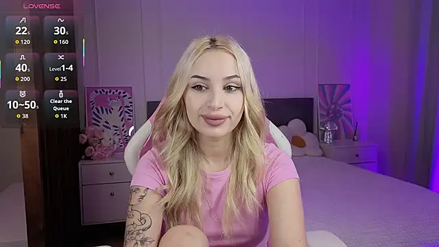 LanaYoung18 online show from 12, 11, 2025