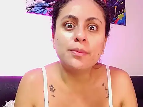 Caroline Jons online show from 15, 11, 2025