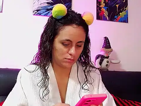 Caroline Jons online show from 28, 11, 2025