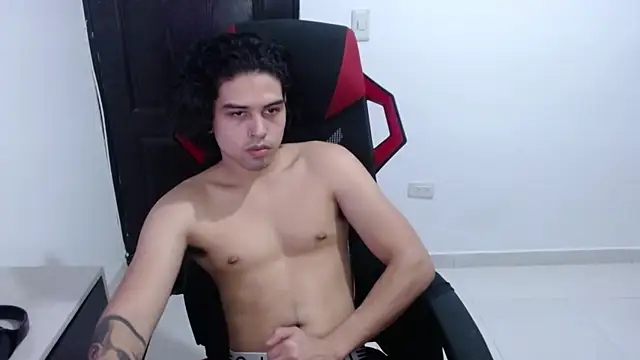 Snapshot of LiamRidesr chatting on 13, 11, 2025 LiamRidesr online show from 13, 11, 2025