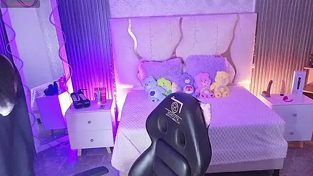 MAIILY TAY online show from 13, 1, 2026