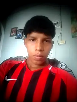 Snapshot of Brayanjuarez_10 chatting on 20, 11, 2025 Brayanjuarez 10 online show from 20, 11, 2025