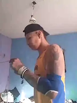 Snapshot of Ojitosbrrr chatting on 28, 11, 2025 Ojitosbrrr online show from 28, 11, 2025