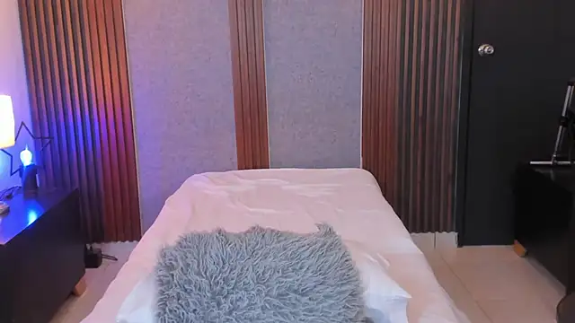 Snapshot of alana_hard_ chatting on 6, 11, 2025 alana hard online show from 6, 11, 2025