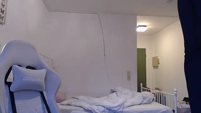 bellefleurrr online show from 23, 4, 2026