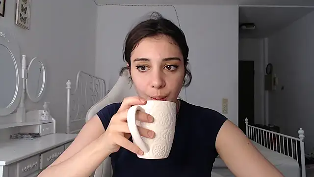 bellefleurrr online show from 24, 6, 2026