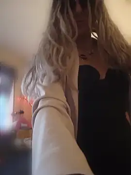 LilaniLoverx online show from 20, 4, 2026