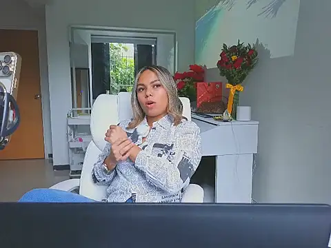 diosadeluniverso online show from 18, 3, 2026