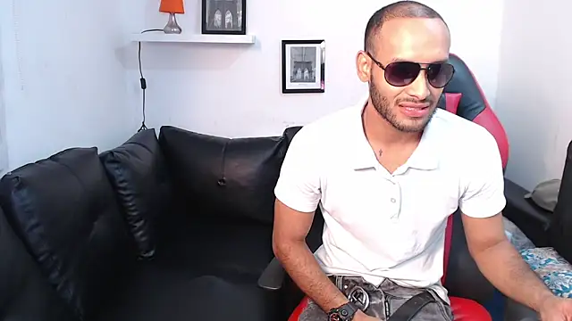 Giselle Max online show from 4, 11, 2025