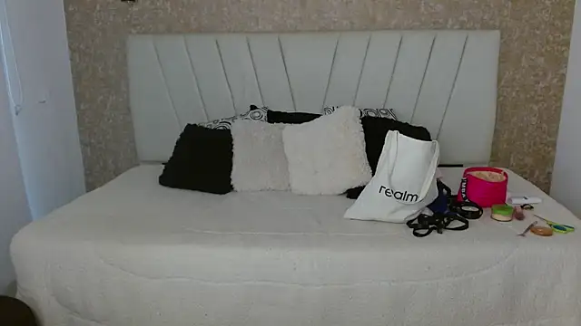 AliceSmity  online show from 13, 4, 2026