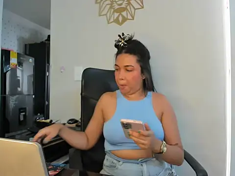 AliceSmity  online show from 25, 4, 2026